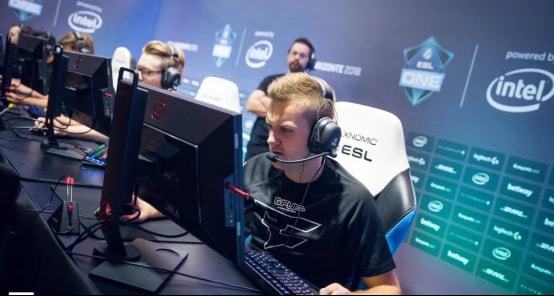 在激烈的意 在激烈的意